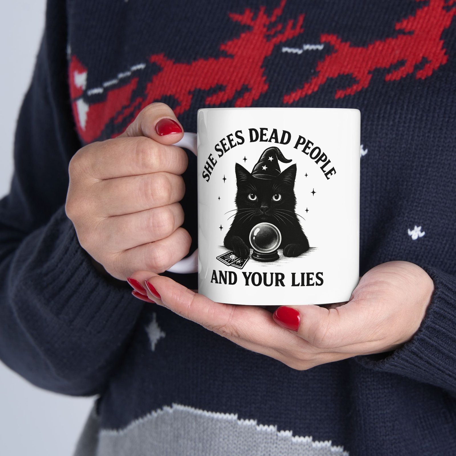 She Sees Dead People and Your Lies - Funny Manifestation Mug for Spiritual Witches, Intuitive Readers & Energy Healers Great Gift